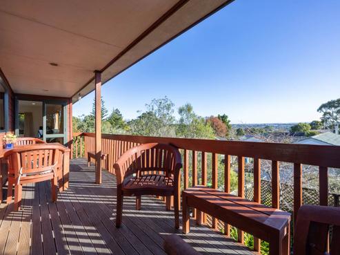 14B Pokapu Street, Titirangi