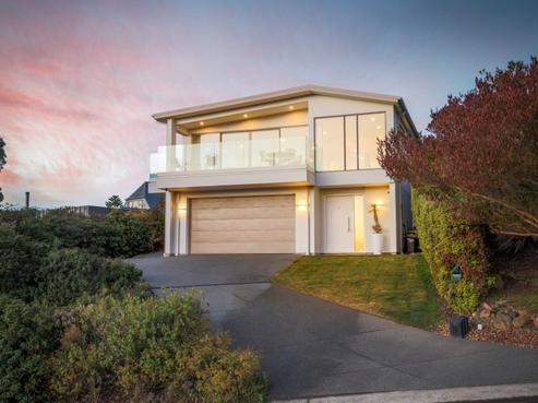 320 Cannon Hill Crescent, Mount Pleasant