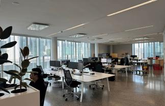 6 GREEN STAR OFFICE WITH 11 CAR PARKS
