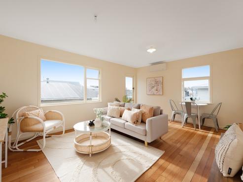 5/139 Queens Drive, Lyall Bay