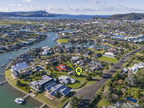 115 South Highway, Whitianga