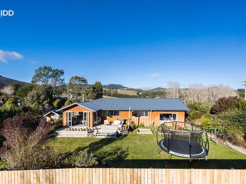 32 Hill Street, Waitati