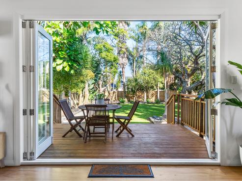 8 Fergusson Avenue, Sandringham