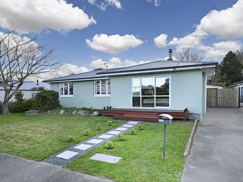 10 Read Crescent, Clive