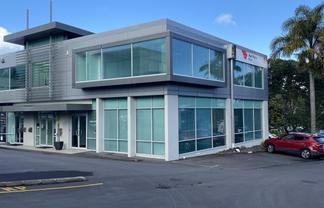 Road-front office – 174sqm