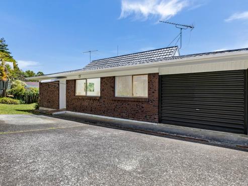 2/12 Hollyhock Place, Browns Bay