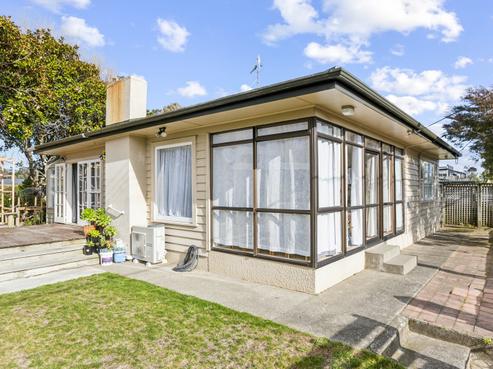 16 Eatwell Avenue, Paraparaumu Beach