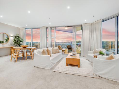 909/11 Tamariki Avenue, Orewa