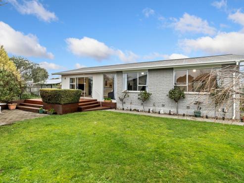 18 Bayswater Crescent, Bromley