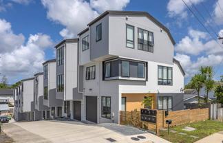 6/8 Sheehan Road, Te Atatu South