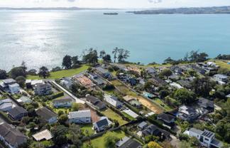 2/75 Marine Parade, Mellons Bay