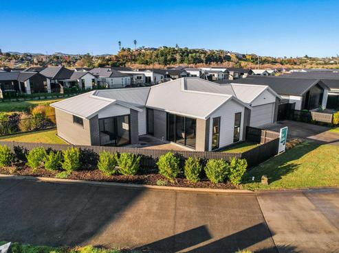 42 Hinaki Street, Poike