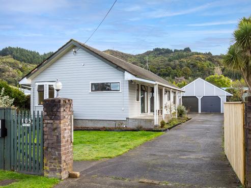 105 Watt Street, Featherston