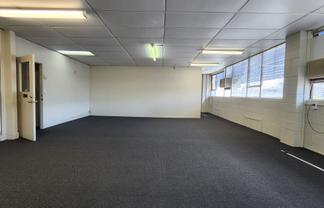 100 sqm Ideal Educational Space in Epsom