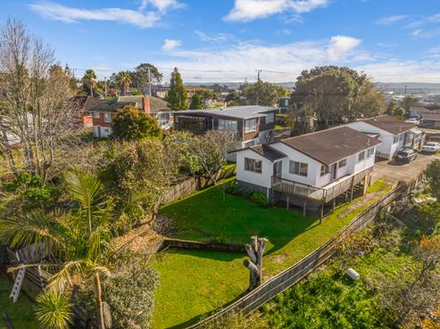 2/47 Royal Road, Massey