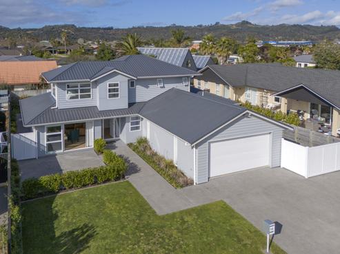 100 Kupe Drive, Whitianga