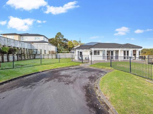 10 Mackay Drive, Greenhithe