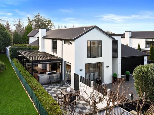 22A Rivers Edge, Northwood