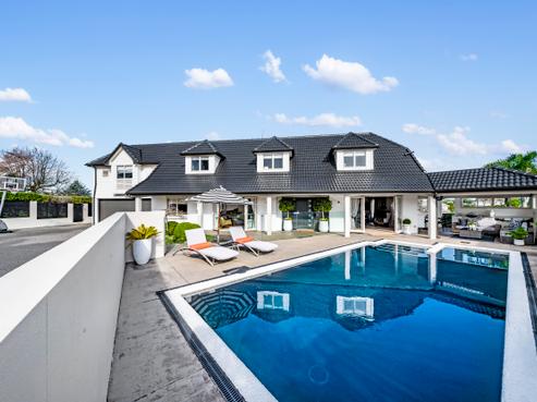 25 Pyatt Crescent, Saint Johns