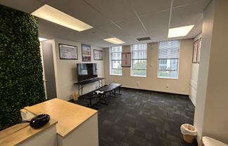 5 treatment rooms/offices