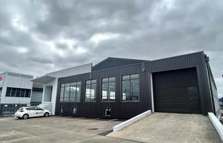 1,797m² High Exposure Warehouse