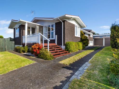 24 Trelawney Crescent, Westown