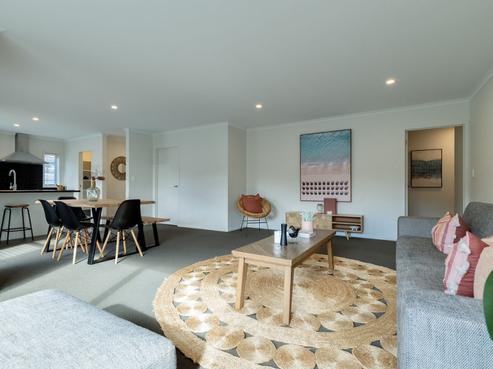 10 Oolong Court, Huntington