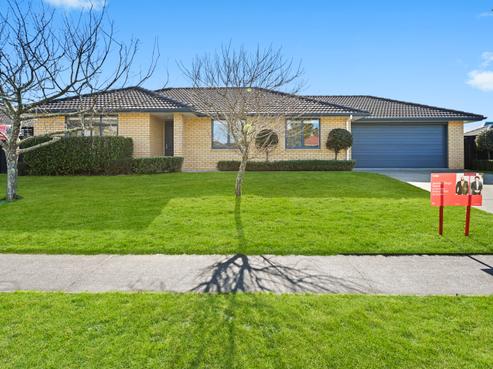 3 Parkside Drive, Huntington