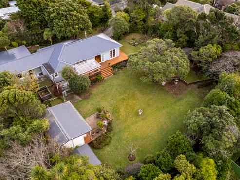 76 Hill Road, Belmont