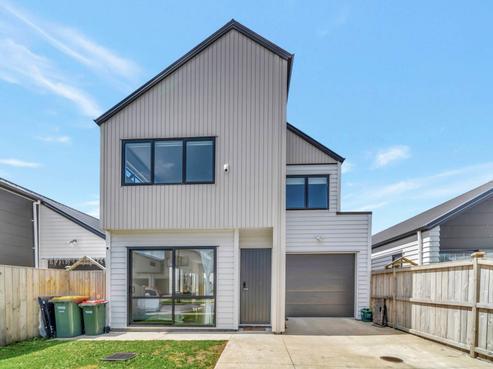 10 John Burns Road, Takanini