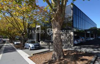 ICONIC FRANKLIN ROAD OFFICE