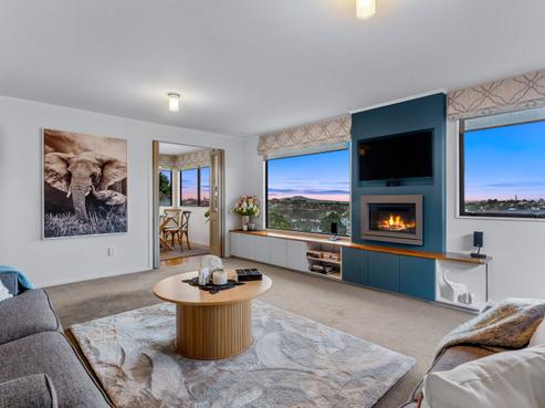 15 Tableau Place, Totara Vale