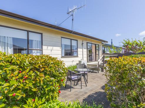 2/16 Wellington Road, Waipukurau and Surrounds