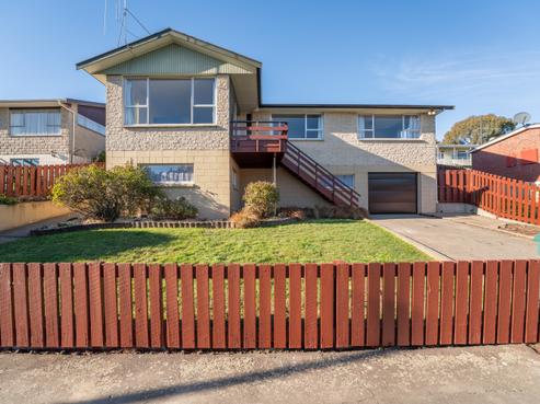 13 Clyde Carr Crescent, Waimataitai
