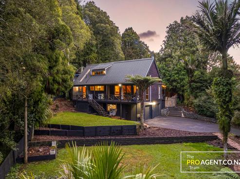 566 Scenic Drive, Waiatarua