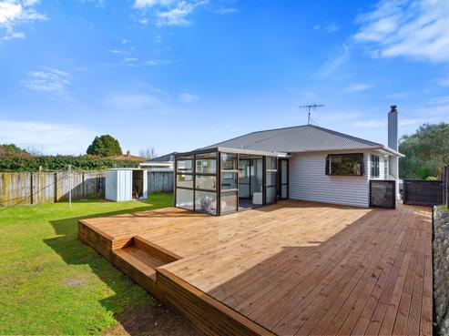 5 Parakai Street, Paraparaumu