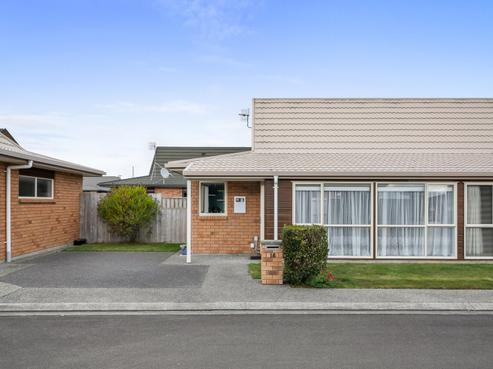 16/9 Fuller Close, Levin