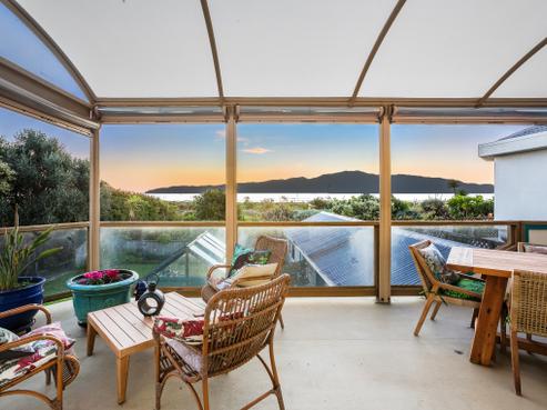 19 Manly Street, Paraparaumu Beach