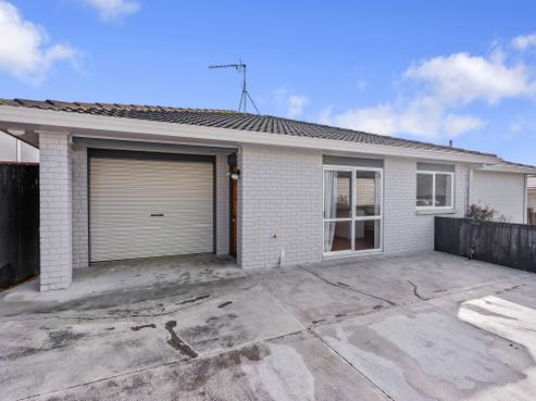 2/19 Prictor Street, Papakura