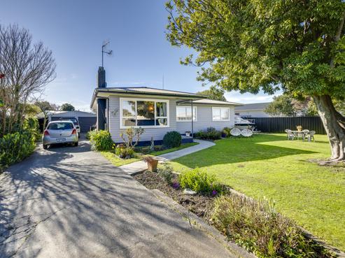 28 Henley Crescent, Pirimai