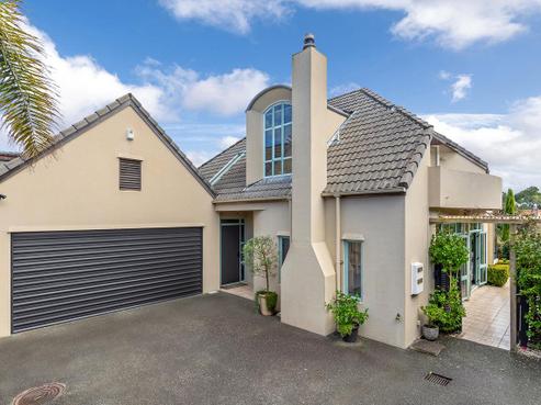 2/110 Aberdeen Road, Campbells Bay