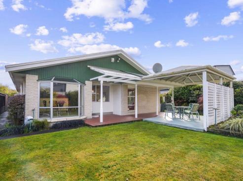 9 Bridgemere Lane, Cracroft