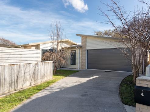 4 Yeats Grove, Trentham