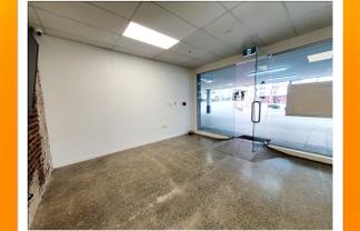 Fancy Office Retail with Car Parks on Broadway