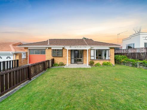 1/27 King Edward Avenue, Papakura