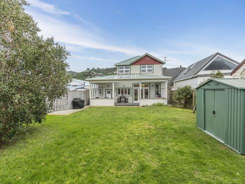 159 Onepu Road, Lyall Bay