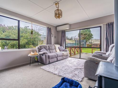 13 Constitution Avenue, Milton