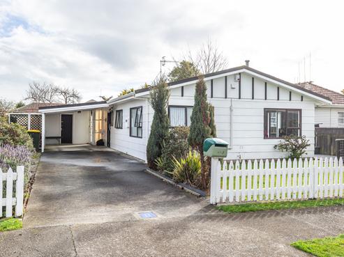 163 Bartholomew Road, Levin