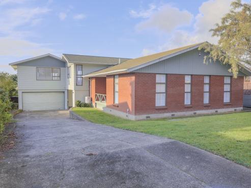17 Churchill Street, Levin