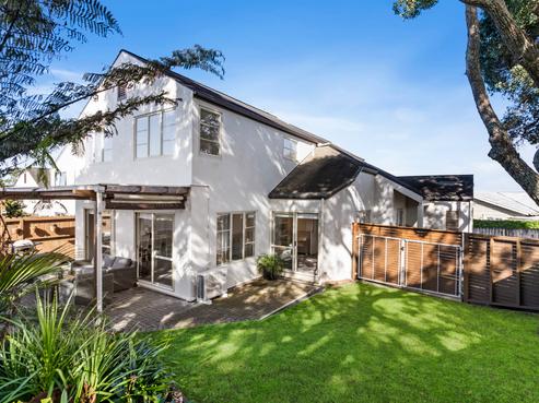 11 Warren Avenue, Three Kings